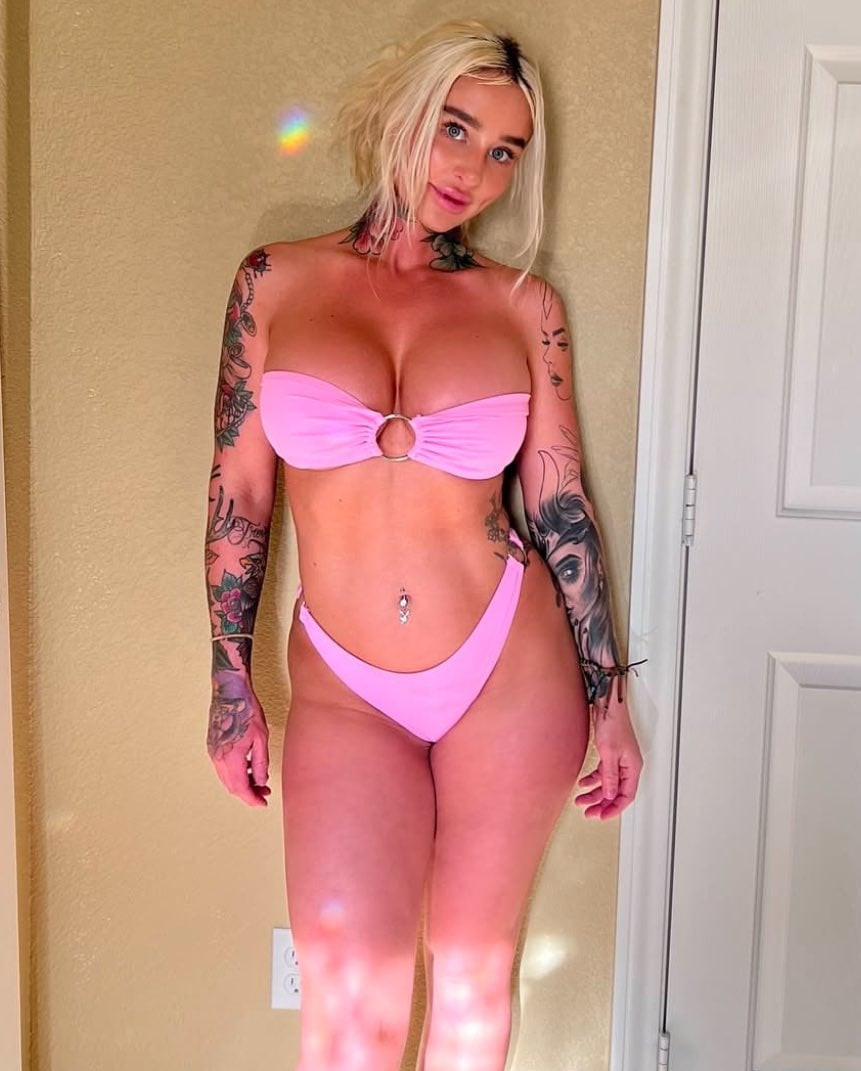 Ashley Wolf (Onlyfans)
