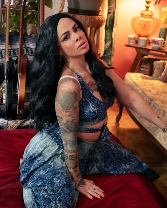 Lili Cocksinhell