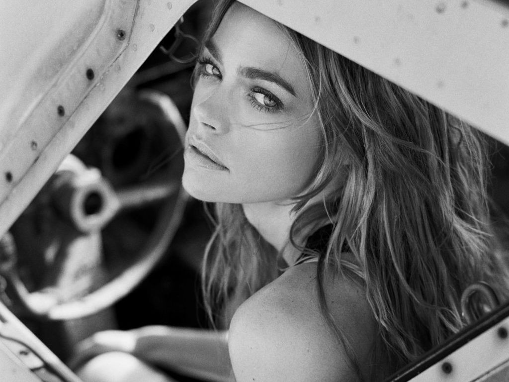 Leaked Denise Richards Nude Photo #59